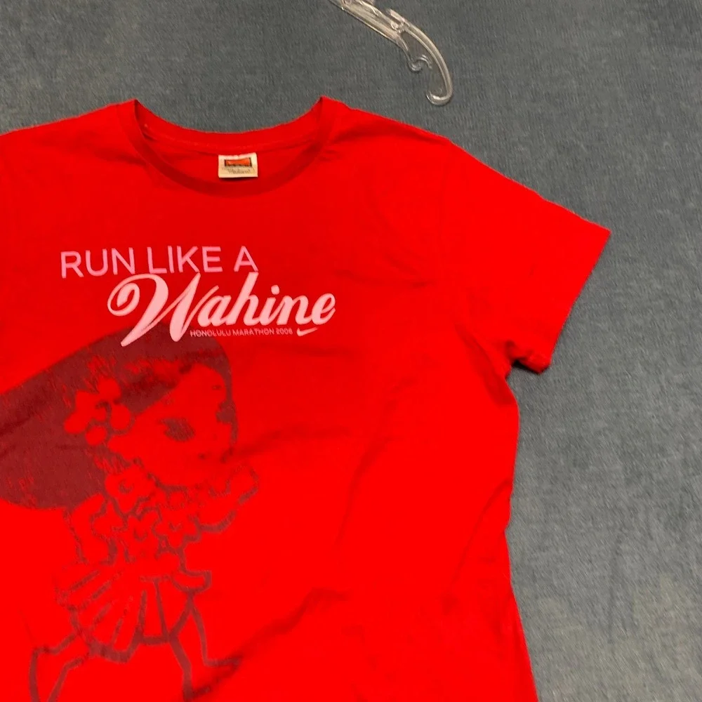 Nike shirt girls
